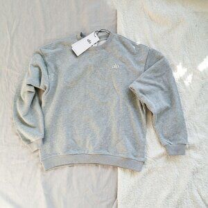 Alo Yoga Accolade Crew Neck Pullover Athletic Heather Grey Size M NWT
